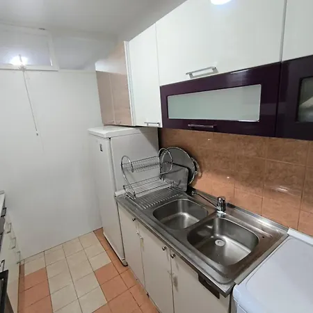 Chengic Comfort - Modern 2-bedroom Retreat * Sarajevo