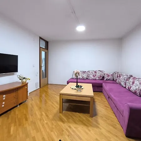 Chengic Comfort - Modern 2-bedroom Retreat Апартаменты *