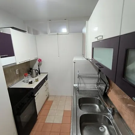 Chengic Comfort - Modern 2-bedroom Retreat Апартаменты